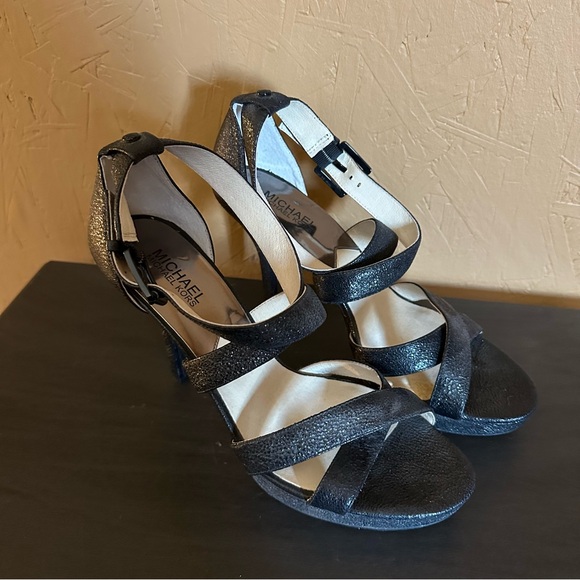 Michael Kors Black Heels Shiny/Metallic Texture EUC - Picture 1 of 16